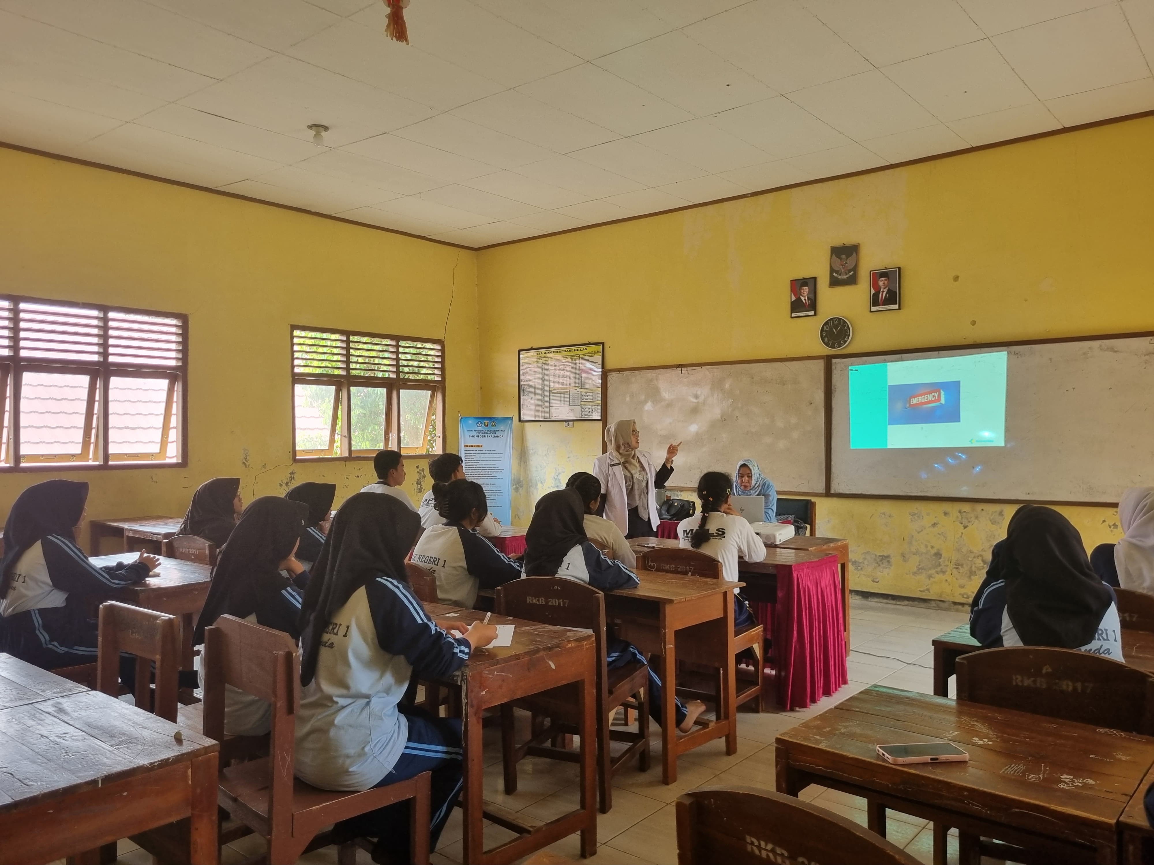 Penyuluhan Pertolongan Pertama pada Luka Psikologis (P3LP) di SMKN 1 Kalianda